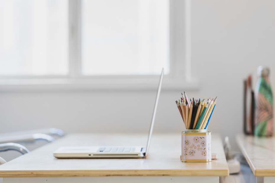 Tidy desk